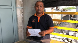 Cerita Menyentuh di Mojokerto, Curi Rokok untuk Bayar Sekolah Anak