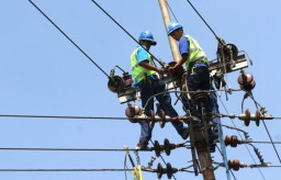 Emak-emak Menjerit, 3 Jam Lebih Listrik di Surabaya Timur Padam
