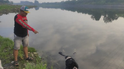 Jasad Pria Mengapung di Sungai Brantas Mojokerto, Ada Bekas Luka