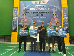 Polda Jatim Juara Utama Turnamen Bulutangkis Piala Kapolda Cup 2026