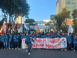 Mahasiswa Unair Pilih Menjauh saat Seruan Reformasi Demo di Grahadi Surabaya