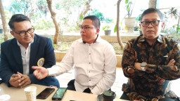 Mampir di Surabaya, Hasto Bicara Soal Tudingan PDIP Sebagai Dalang Aksi Demonstrasi