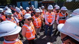 Perkuat Daya Saing Global, PT Terminal Petikemas Surabaya Dukung Logistik Multimoda dan Transhipment