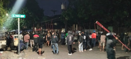 Dini Hari Mencekam di Surabaya, Polisi Gagalkan Bentrok Ratusan Massa Bersenjata