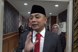 Wali Kota Eri Tegaskan RT-RW Surabaya Tak Boleh Pungut Uang Warga Baru Tanpa Izin Lurah