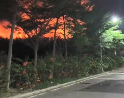 Api Tinggi Tampak di Area TPA Benowo Surabaya, Begini Kesaksian Pengendara