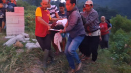 Pasangan Kekasih Pengendara Motor Vario Terjun ke Jurang Pacet Mojokerto, Begini Kondisinya