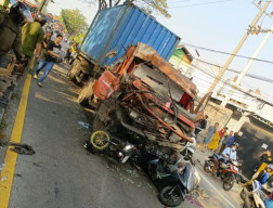Kontainer Tabrak Lima Motor di Pasuruan, 3 Orang Tewas
