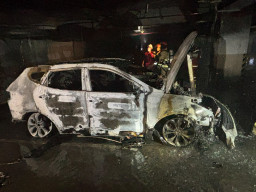 Mobil Hyundai Santa Fe Terbakar di Apartemen Surabaya, Harganya Nyaris Rp1 Miliar