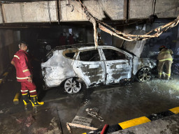 Penampakan Mobil Hybrid Hyundai Santa Fe yang Terbakar di Apartemen Trillium Surabaya