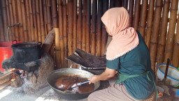Warisan Rasa Desa Tingal Wanurejo: Ketelatenan 4 Jam Produksi Jenang Lot Khas Magelang