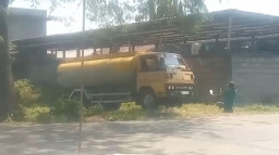 Ngawurnya Pembuangan Limbah Tetes PT Enero di Mojokerto, Baunya Menyengat