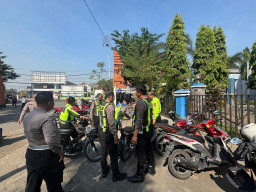 Puluhan Motor dan Truk Terjaring Razia di Mojokerto, Banyak yang Belum Bayar Pajak