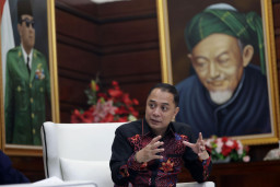 Wali Kota Eri Minta Hukuman Berat pada Ayah di Surabaya yang Hamili Anaknya