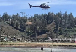 Kebakaran Bromo Meluas hingga 176 Hektare, Tiga Heli Water Bombing Diturunkan