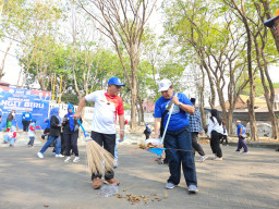 Peringati HUT ke-81 RI, Partai Demokrat Gresik Gelar Aksi Bersih-bersih Makam Pahlawan