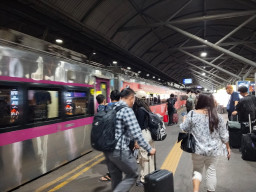 Libur Maulid Nabi, 196 Ribu Pelanggan Padati Stasiun KAI Daop 8 Surabaya
