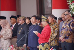 Momen Kakanwil Kemenag Jatim Pimpin Doa untuk Korban Bencana di NTT hingga Sulteng