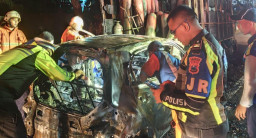 Brio Ludes Terbakar usai Hantam Truk di Tol Sumo: Satu Balita Tewas, 3 Lainnya Terluka