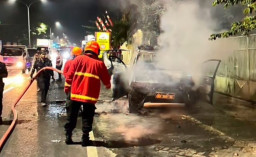 Bentrok Oknum Suporter dengan Warga di Pasuruan, 3 Mobil Polisi Dirusak dan Dibakar