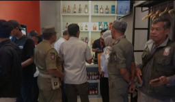 Viral di TikTok Pasca Grand Opening, Outlet Miras Jember Langsung Digerebek