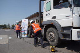Pelindo Terminal Petikemas Gelar Program "Merdeka dari Emisi" untuk Truk Logistik di Surabaya