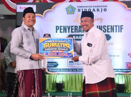 Bupati Subandi Salurkan Insentif Rp4,2 Juta ke Setiap Guru Ngaji di Sidoarjo