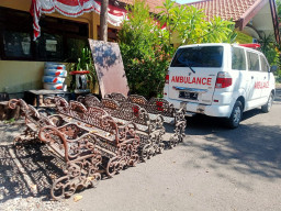 Terungkap! Pencuri Kursi Besi Milik Pemkot Surabaya Ternyata Cleaning Service Klinik yang Bawa Ambulans