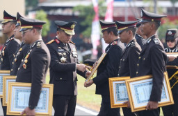Upacara HUT ke-81 RI di Polda Jatim: Dari Refleksi Kemerdekaan hingga Apresiasi Personel