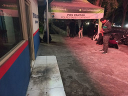 Pelaku Pelemparan Molotov di Pos Polisi Margorejo Surabaya Itu Kendarai Motor