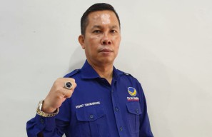 Cegah Penyebaran Virus Corona, NasDem Surabaya Sebar Petugas Penyemprot Disinfektan