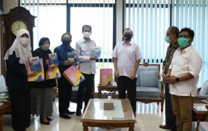 Ketua DPRD: Dedikasi Unair Menangani Covid-19 Bikin Bangga Surabaya