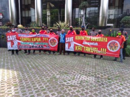 Gelar Aksi di Gedung KPK, ECJWO Minta Pengusutan 4 Kasus Korupsi Besar di Surabaya