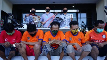 Komplotan Pembobol Toko di Surabaya Berhasil Gasak Showroom Mobil dan Gudang Vapor