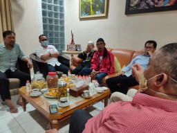 Solidkan Barisan Partai, Ketua PDIP Surabaya Ajak Eri Cahyadi Temui Para Senior