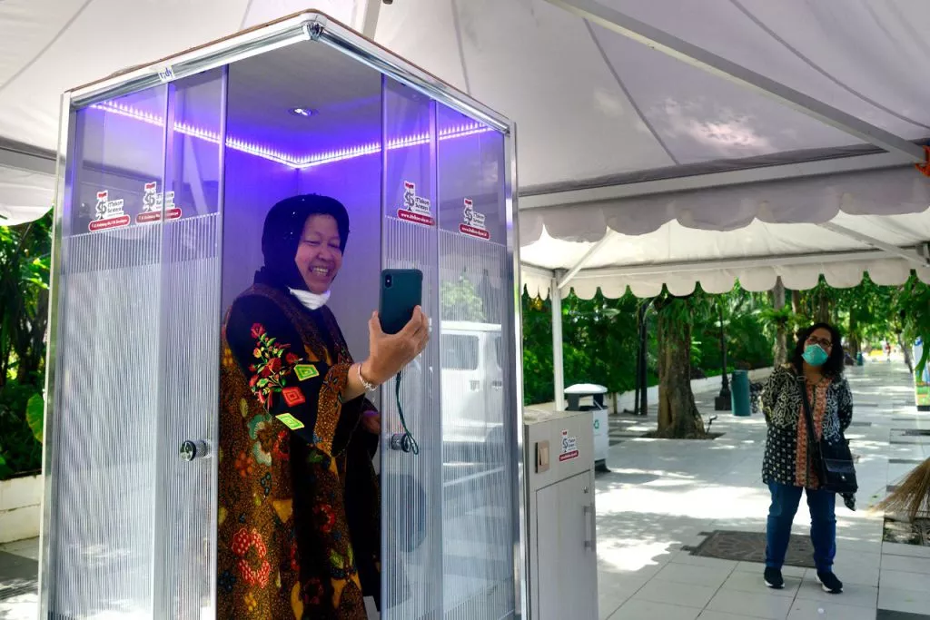 PDIP: Bilik Disinfektan Trisakti Inovasi Risma Beri Perlindungan Warga Surabaya atas Virus Corona