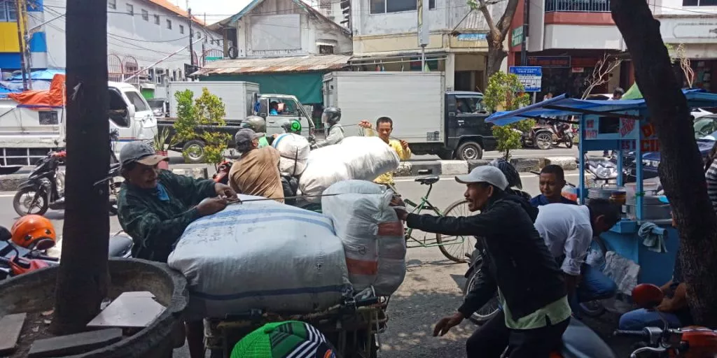 Besok Pasar Kapasan dan PGS Dibuka Kembali, Ini Aturan untuk Pedagang dan Pembeli