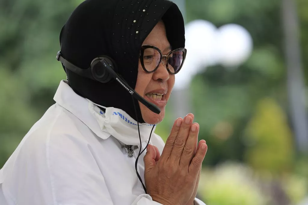 Telepon Menteri Kesehatan, Wali Kota Risma Minta Bantuan Reagen untuk Tes 7 Ribu Warga Surabaya