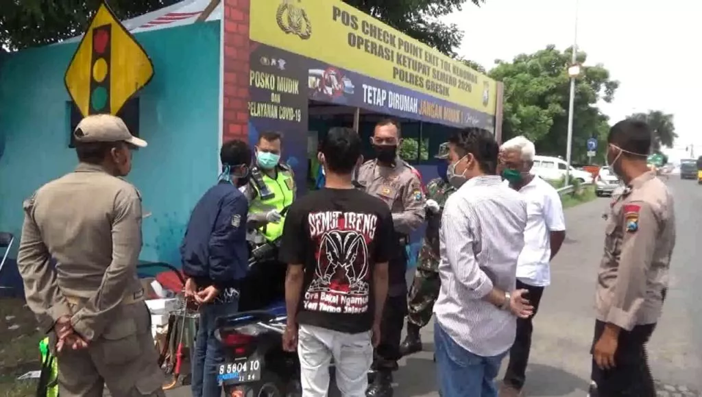 Sempat Dikejar Petugas, "Ulah" Dua Remaja Asal Tuban ini Gegerkan Check Poin PSBB Gresik