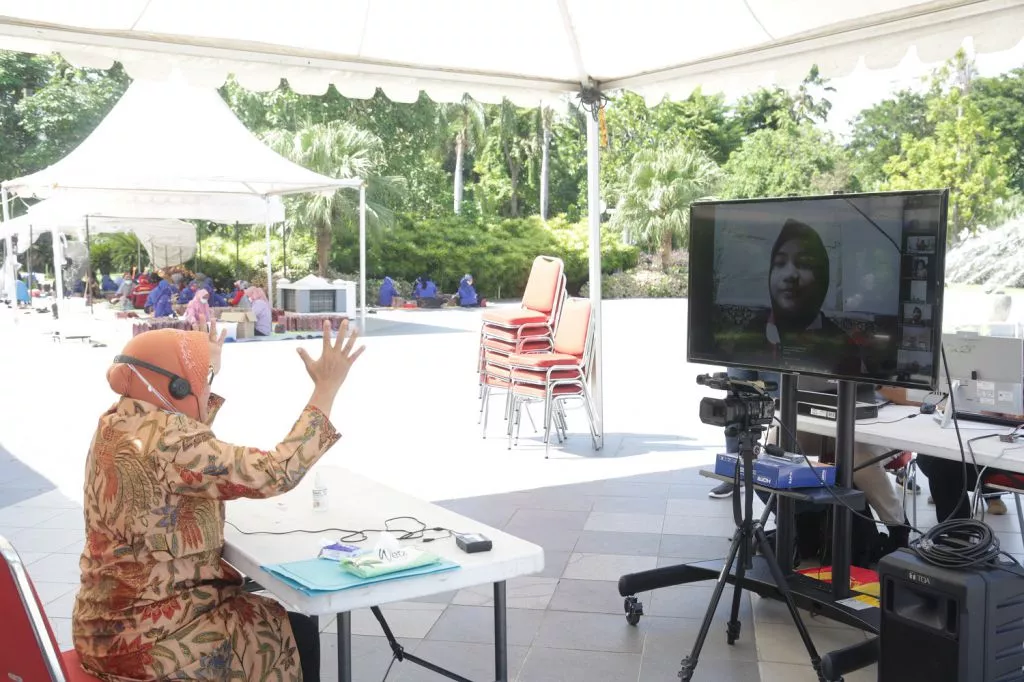 Begini Cara Wali Kota Risma Menyemangati Pelajar SD di Tengah Pandemi Covid-19