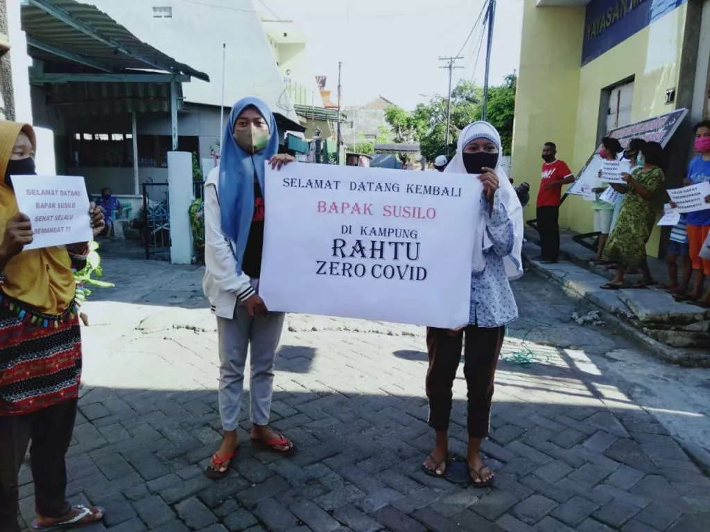 Begini Sambutan Warga ke Pasien Sembuh Covid-19 di Surabaya