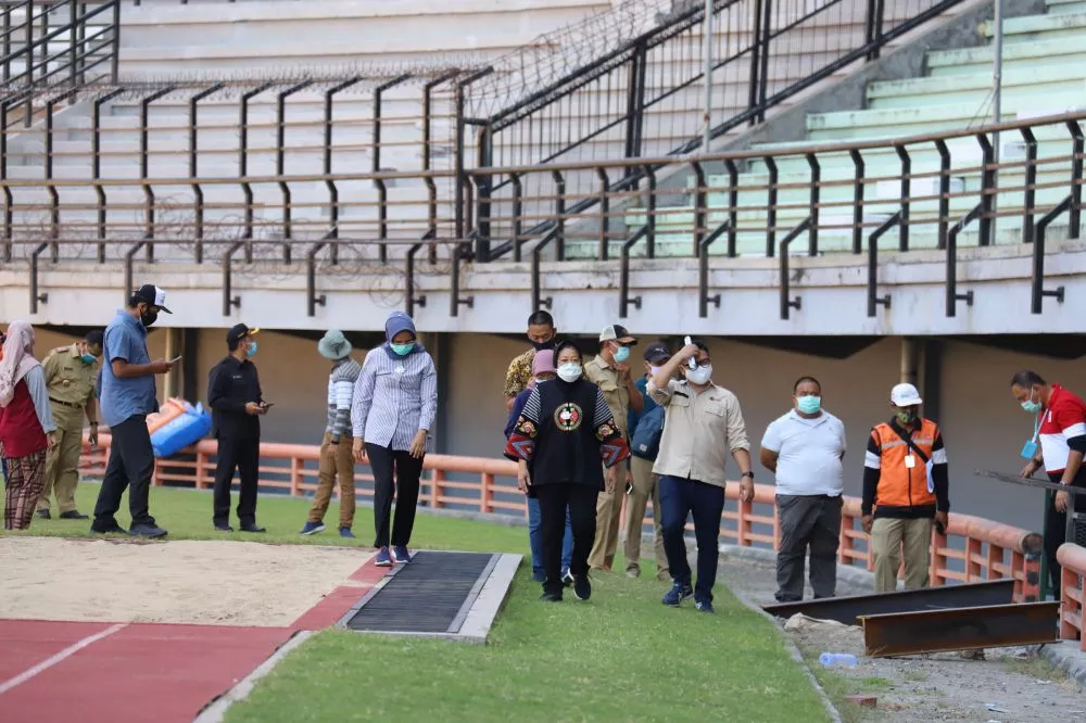 Renovasi Stadion GBT Terus Dikebut Jelang Piala Dunia U-20, Lampu Standar FIFA Dipasang
