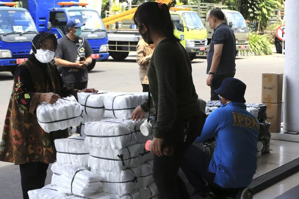 Persakmi dan IKA Unair Apresiasi Kinerja Risma Soal Protokol Pencegahan Covid-19