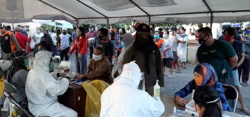 Rapid Test Massal di Pasar Keputran Surabaya, Banyak Pembeli yang Melarikan Diri