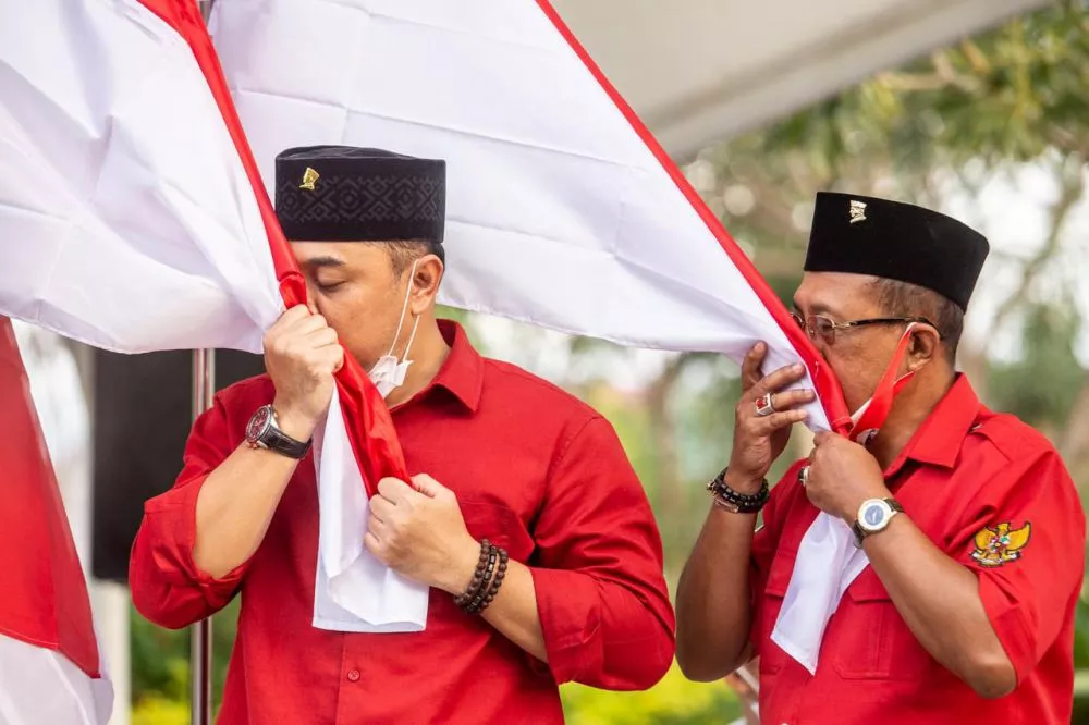 Cium Bendera Merah-Putih, Eri Cahyadi: Surabaya Membangun untuk Wong Cilik