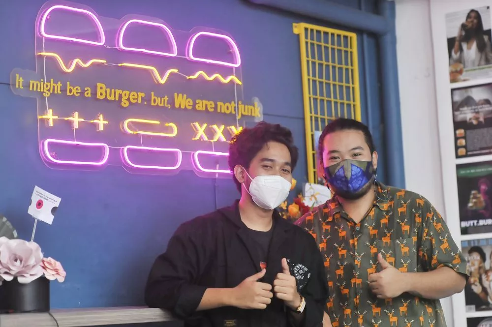 Owner Budgebar