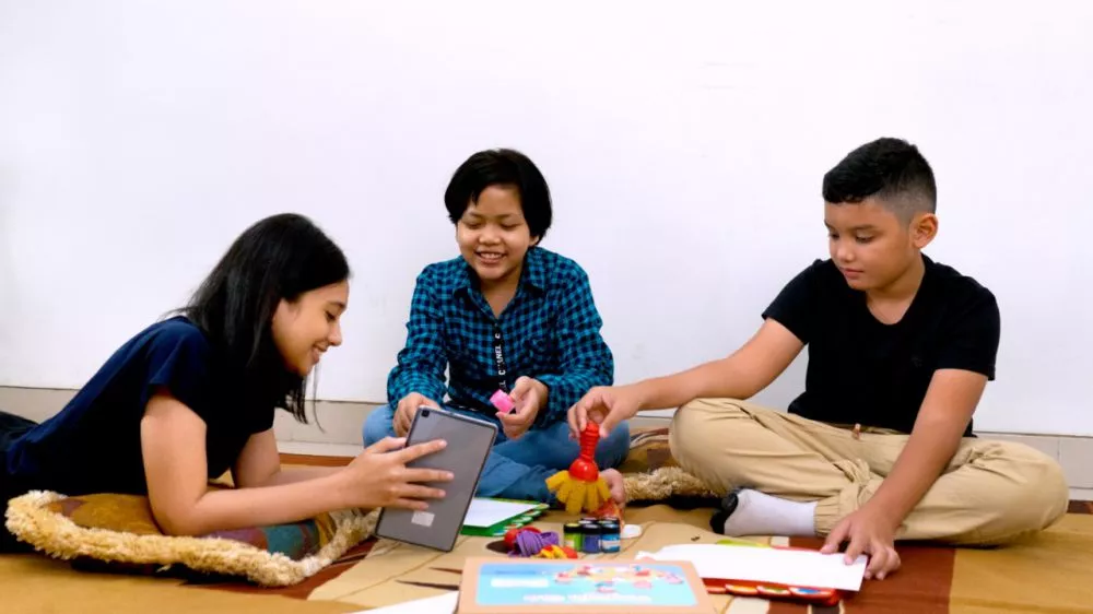 Kreatif, Ini Teknik Baru Sekolah Daring di Surabaya