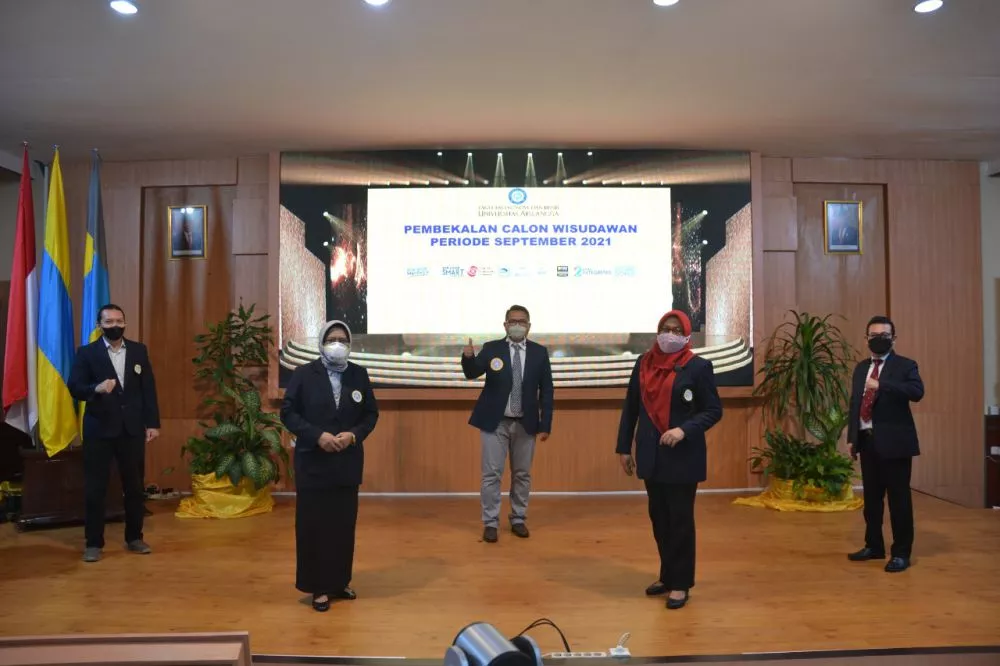 Pembekalan Wisudawan FEB Unair 2021, Sekretaris IKAFE Unair : Adaptasi VUCA Kunci Keberhasilan