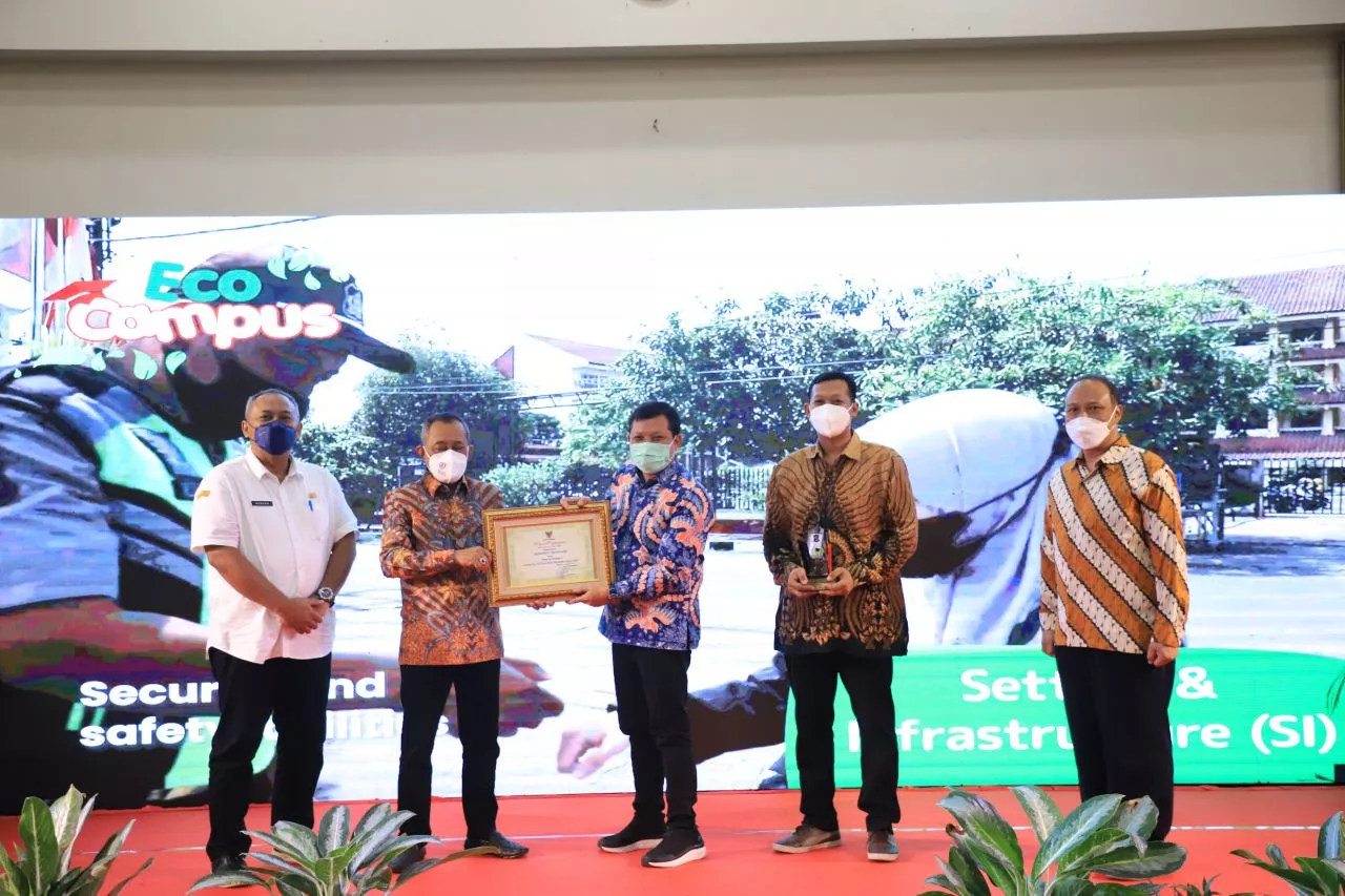 Pemkot Surabaya Beri Penghargaan 10 Kampus Ramah Lingkungan