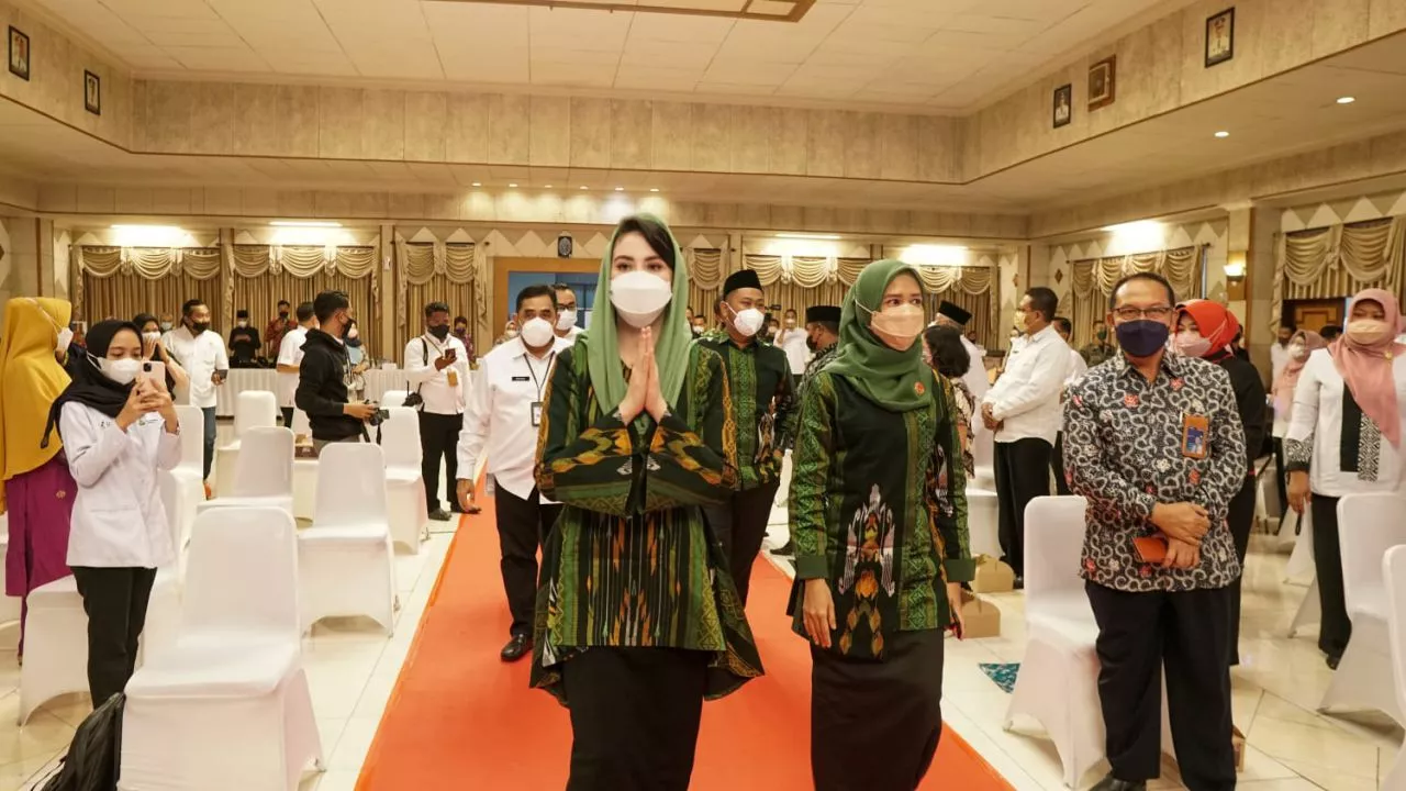 Istri Wagub Jatim Ajak Dekranasda Gresik Kembangkan Potensi UMKM dan Wisata